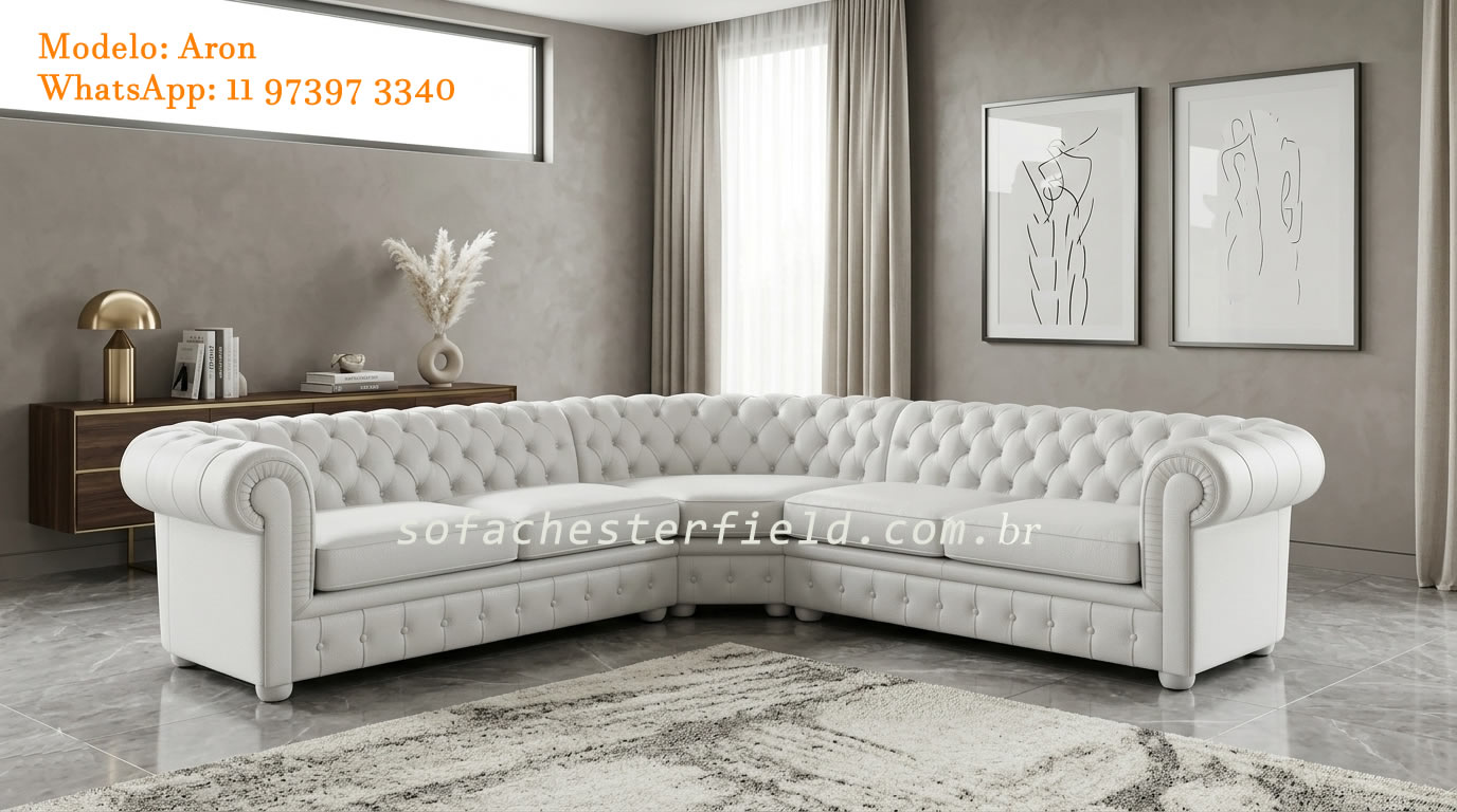 Linda sala com Sofá Chesterfield de canto modelo em capitonê