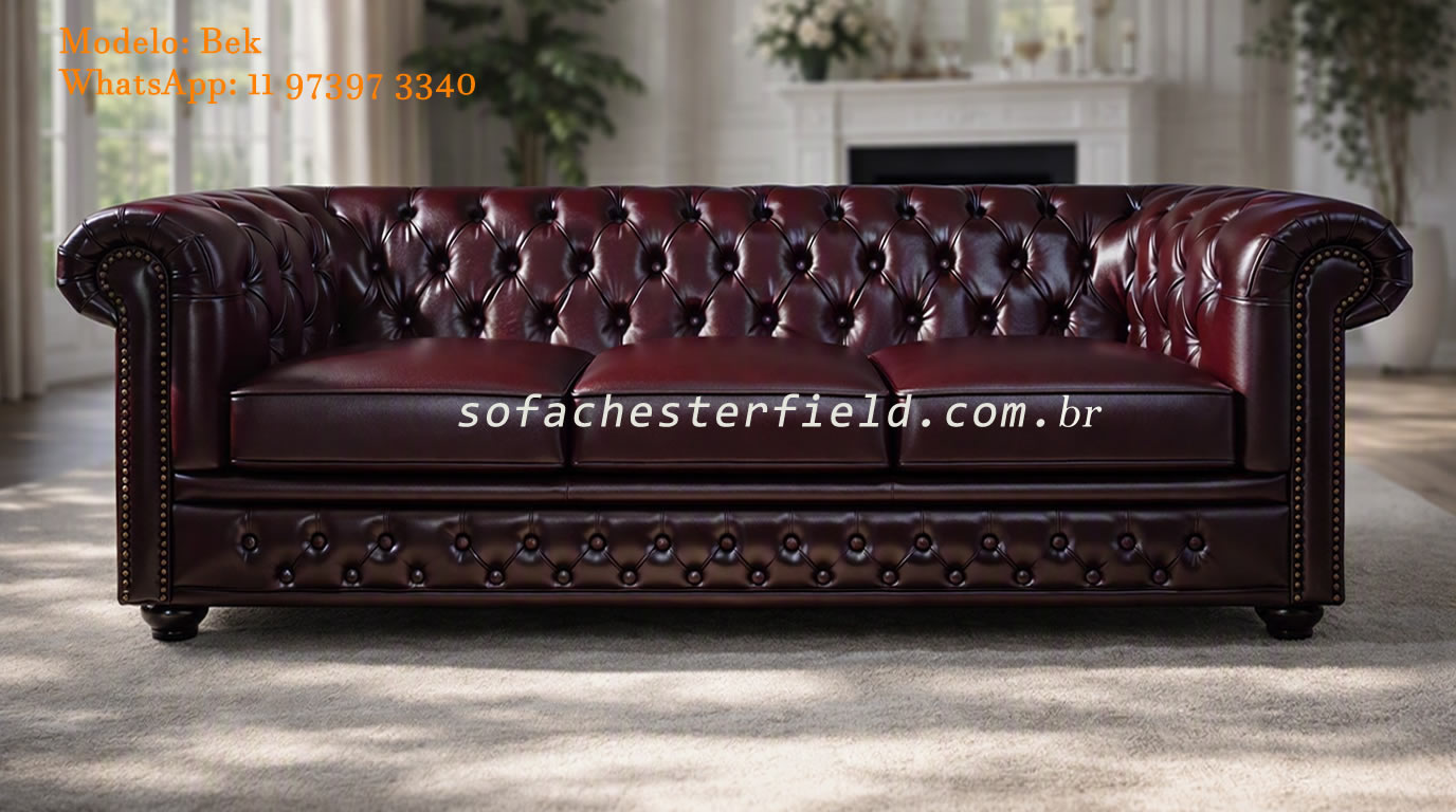 Sofá Chesterfield original em couro legítimo bordô com acabamento artesanal em capitonê
